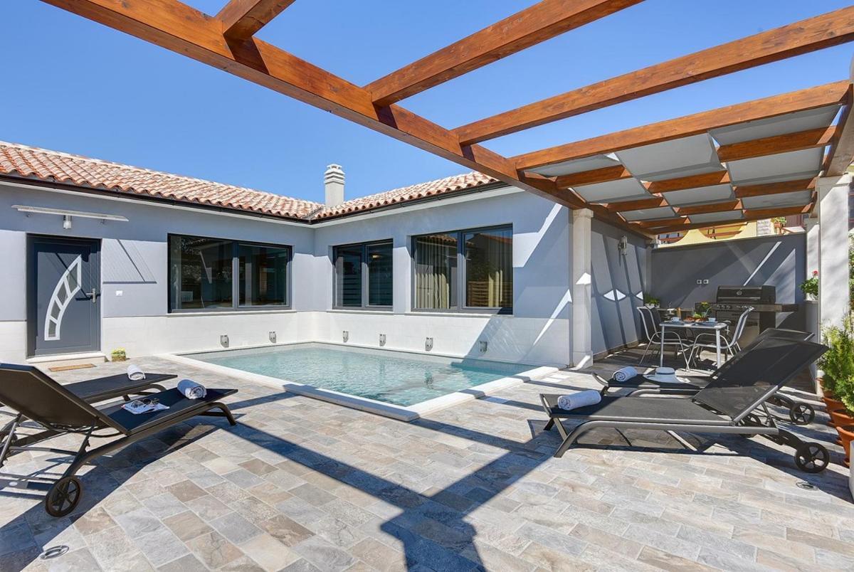 Villa Sunny Home วอดิยัน ภายนอก รูปภาพ