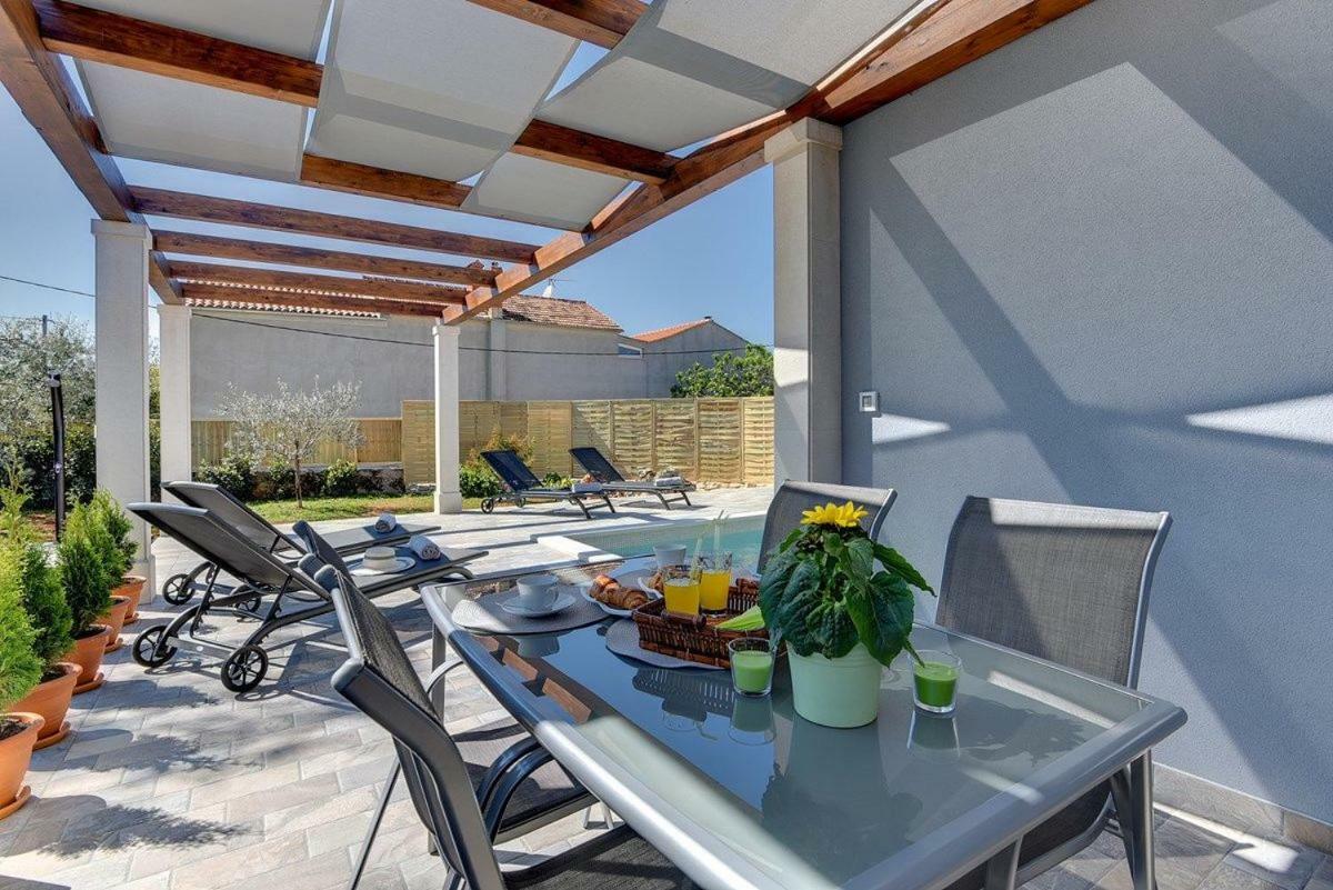 Villa Sunny Home วอดิยัน ภายนอก รูปภาพ